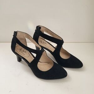Life Stride Women's Black Cutout Heels - 8.5 Wide
